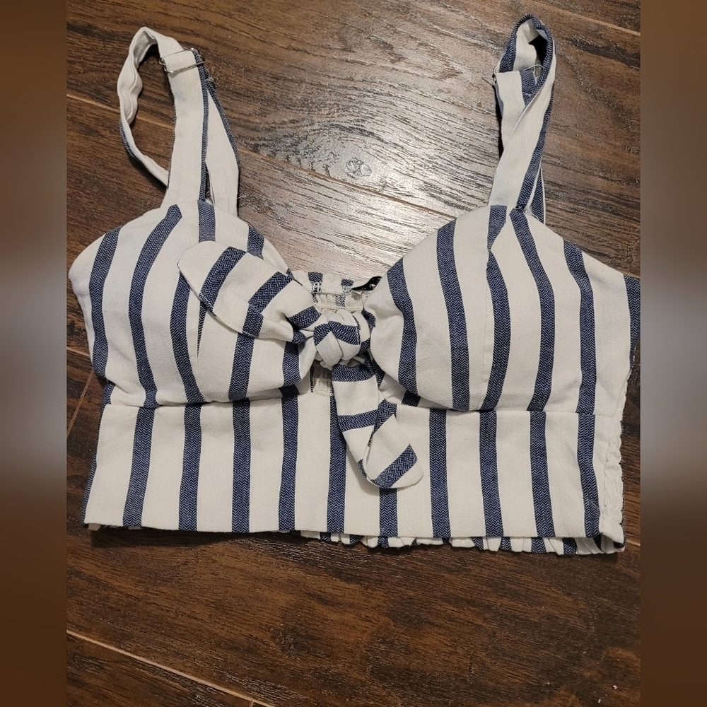 Haute Monde Blue & White Stripe Crop Top Small